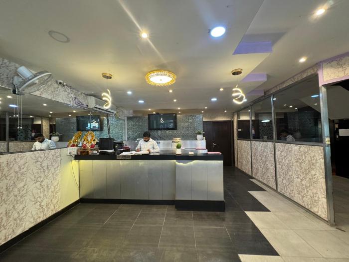 airport hotel port view