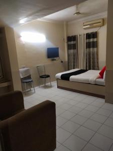Hotel O Gandharva Inn,Balaji Hospital Complex,Nagar Road Near Bypass,Kharadi,Pune,Maharashtra,411014,India,4 star