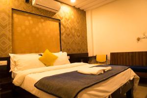 The Flamboyant Natraj,,3 star