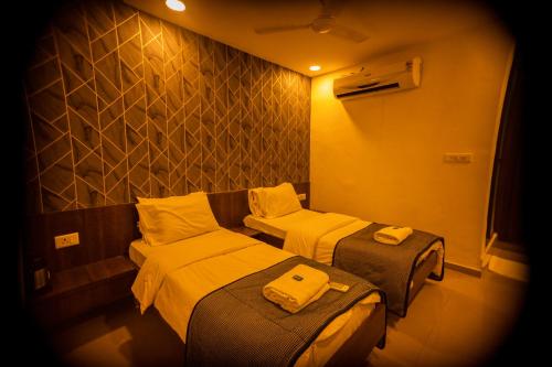 the flamboyant natraj