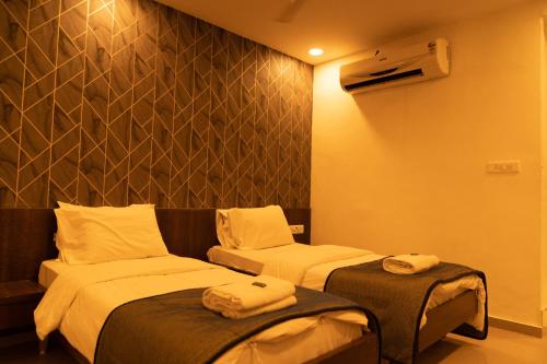 the flamboyant natraj