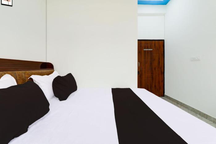 hotel o regalia palace and lawn