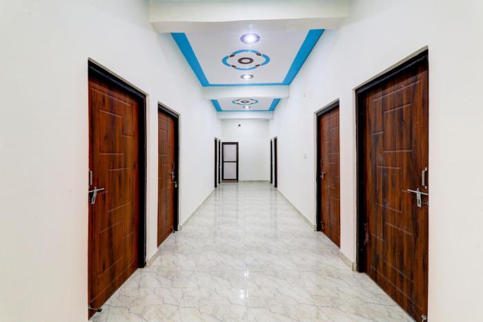 hotel o regalia palace and lawn