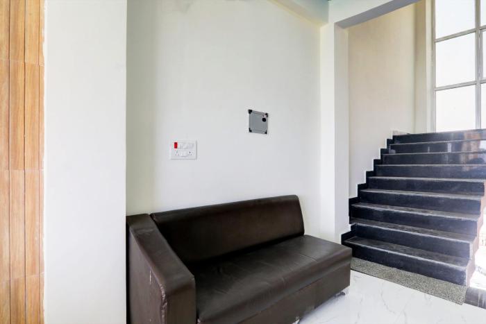 hotel o regalia palace and lawn