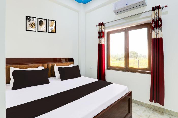 hotel o regalia palace and lawn