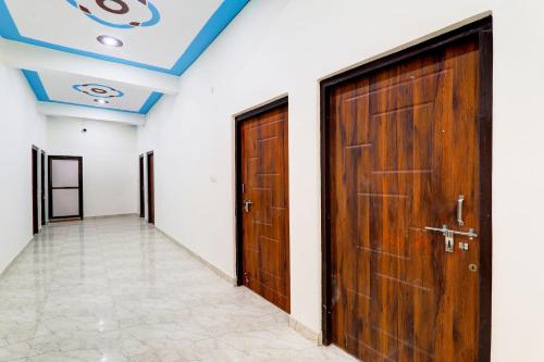 hotel o regalia palace and lawn