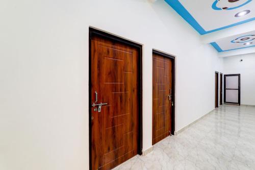 hotel o regalia palace and lawn