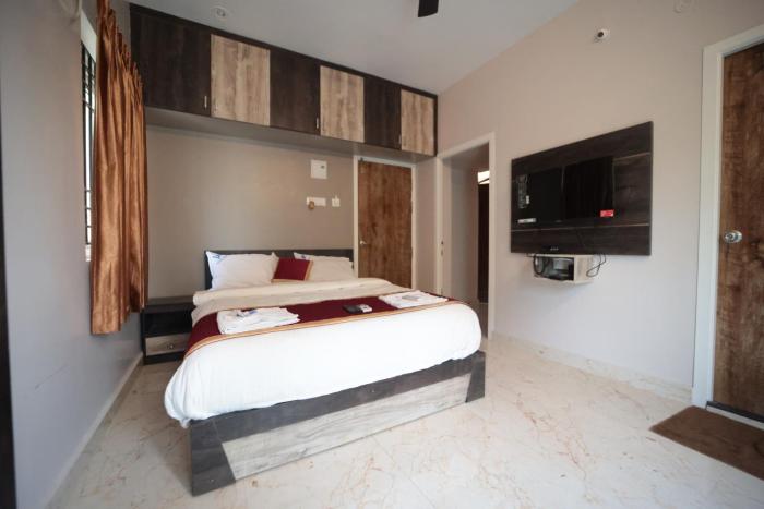 shanthi service apartment