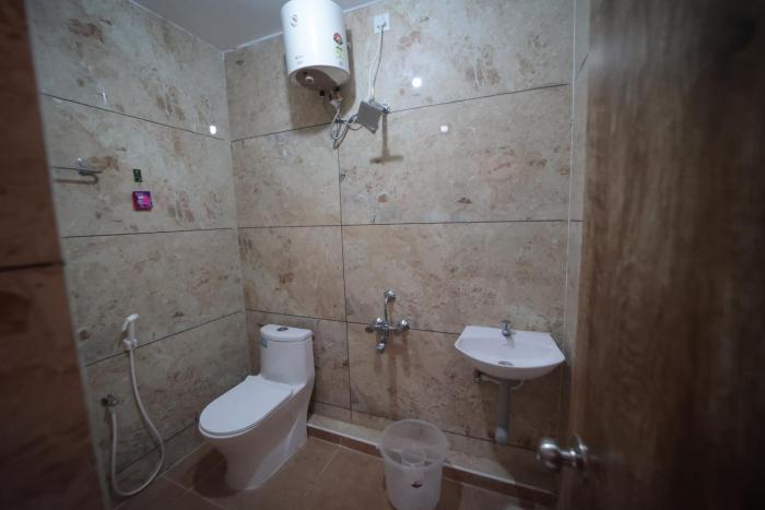 shanthi service apartment