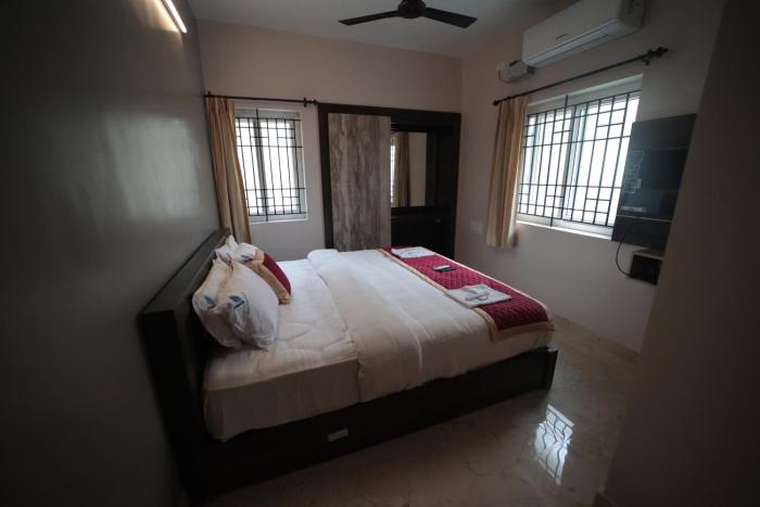 shanthi service apartment