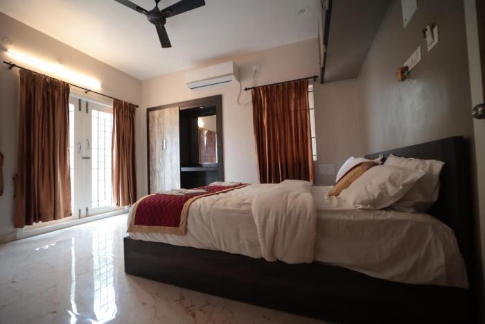 shanthi service apartment