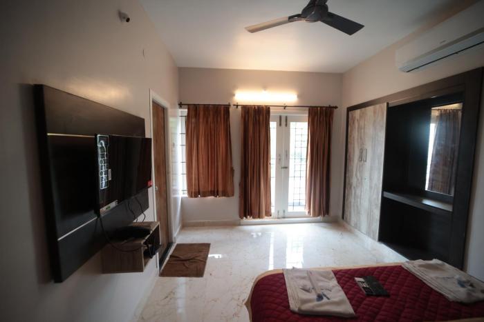 shanthi service apartment