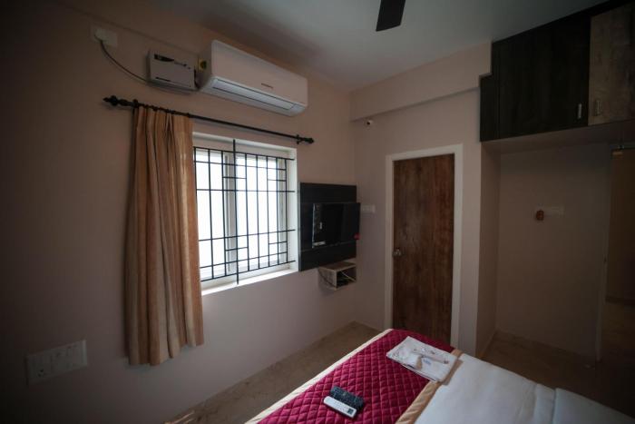 shanthi service apartment