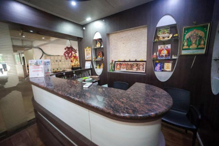 shanthi service apartment