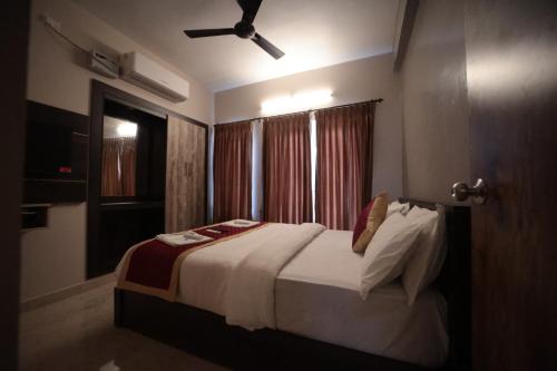 Shanthi Service Apartment,,2 star