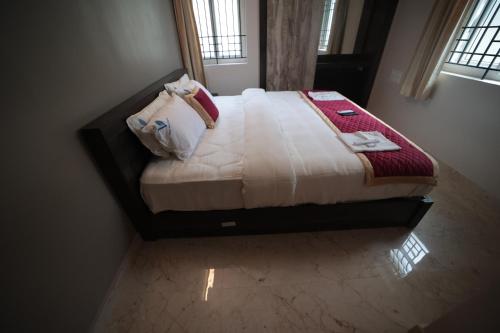 shanthi service apartment