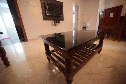 shanthi service apartment
