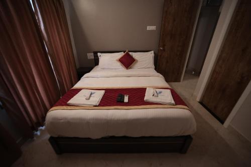 shanthi service apartment