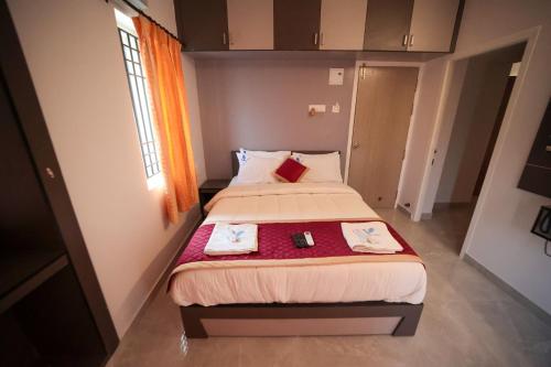 shanthi service apartment