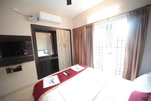shanthi service apartment