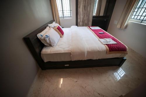 shanthi service apartment