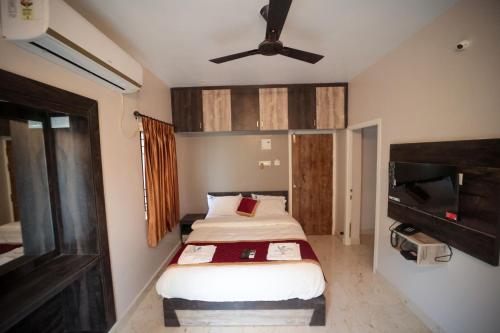 shanthi service apartment