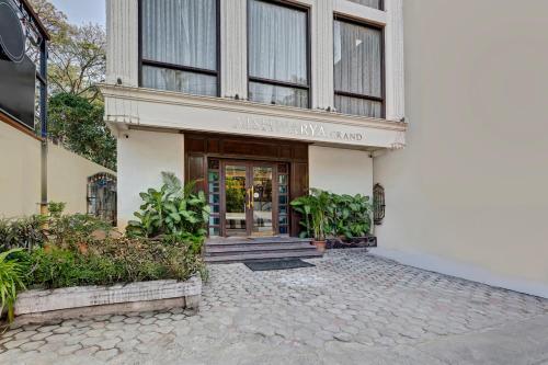 treebo aishwarya grand 4 km from promenade beach