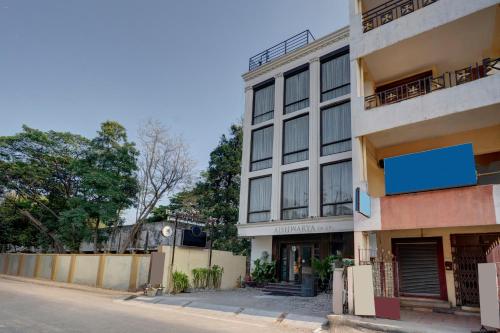 treebo aishwarya grand 4 km from promenade beach
