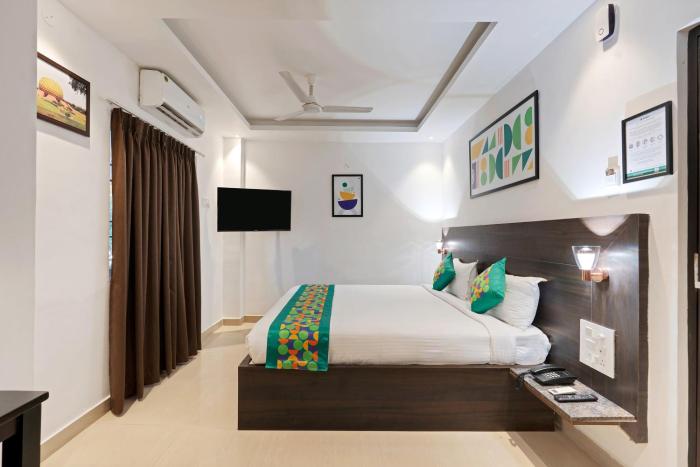 treebo aishwarya grand 4 km from promenade beach