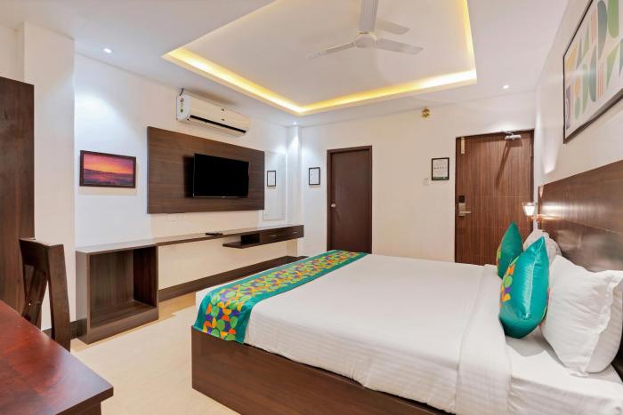 treebo aishwarya grand 4 km from promenade beach