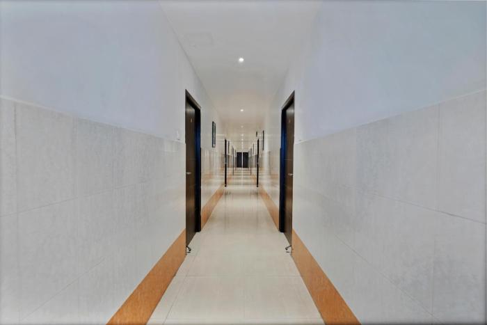 treebo aishwarya grand 4 km from promenade beach