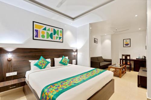 Treebo Aishwarya Grand - 4 Km From Promenade Beach,,3 star