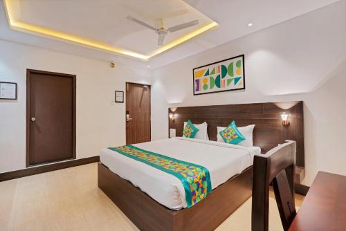 treebo aishwarya grand 4 km from promenade beach