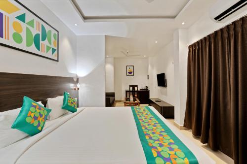 treebo aishwarya grand 4 km from promenade beach