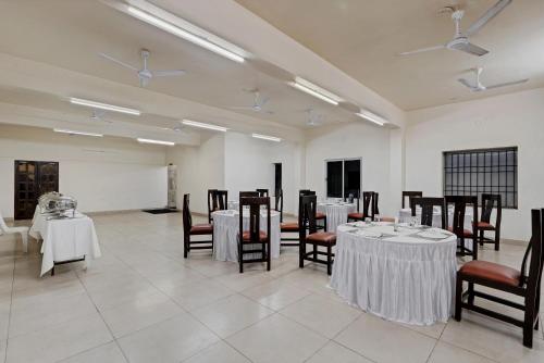 treebo aishwarya grand 4 km from promenade beach