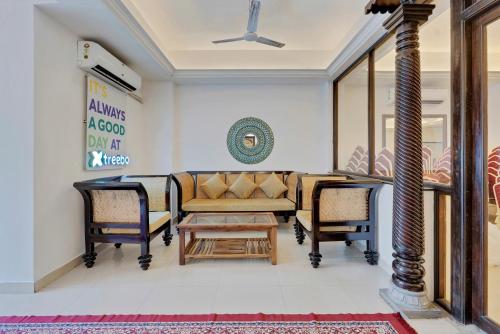 Treebo Aishwarya Grand - 4 Km From Promenade Beach,,3 star