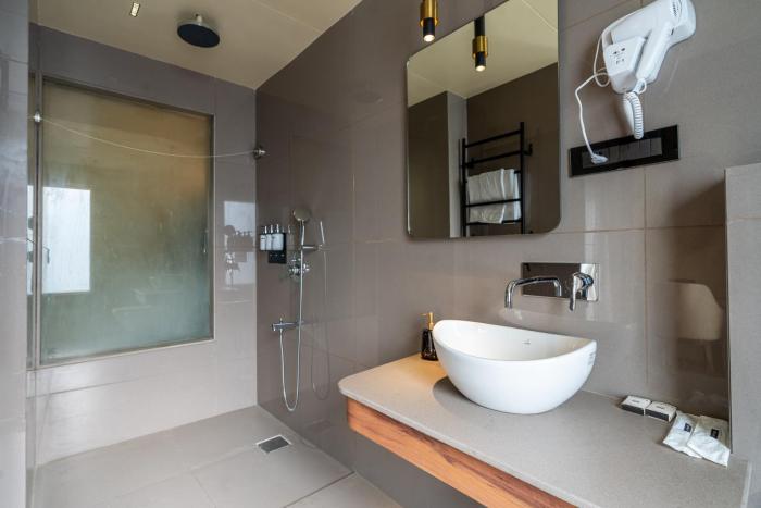 the white rock inn and dine