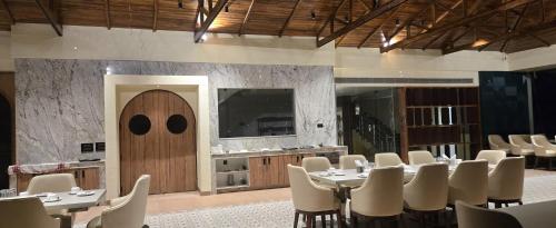 the white rock inn and dine