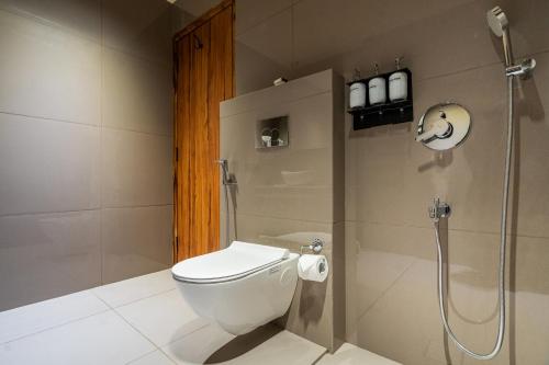 the white rock inn and dine