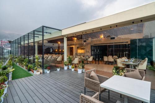 the white rock inn and dine