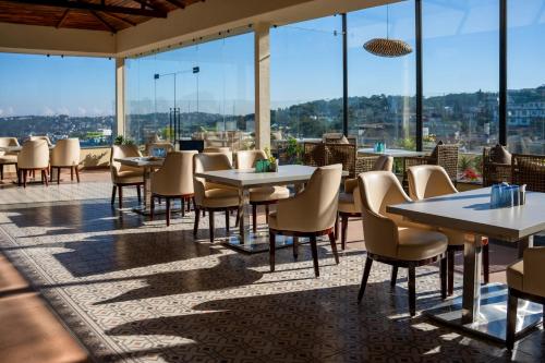 the white rock inn and dine