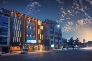 Treehouse Stamp Amritsar,,3 star