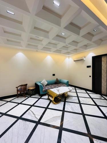 taj ronal luxury hotels