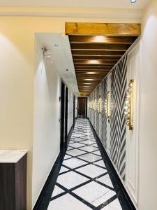 taj ronal luxury hotels