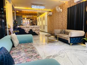 taj ronal luxury hotels