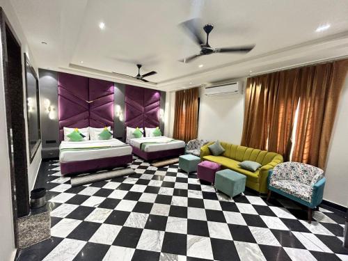 taj ronal luxury hotels