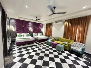 taj ronal luxury hotels
