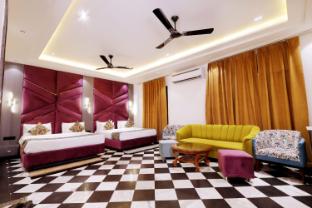 taj ronal luxury hotels