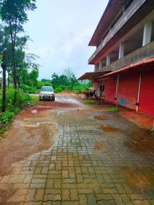 service apartment 1bhk for family and friends