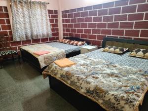 service apartment 1bhk for family and friends